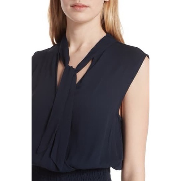 FRAME Tie Neck Smock Hem Top - Picture 3 of 11